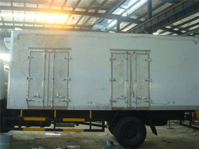 東風(fēng)天錦冷藏車 高端配置與大氣外觀的完美融合