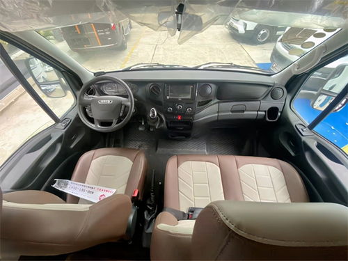 國(guó)五隆翠家用房車 實(shí)木家具版C10五座房車，匠心打造移動(dòng)溫馨之家